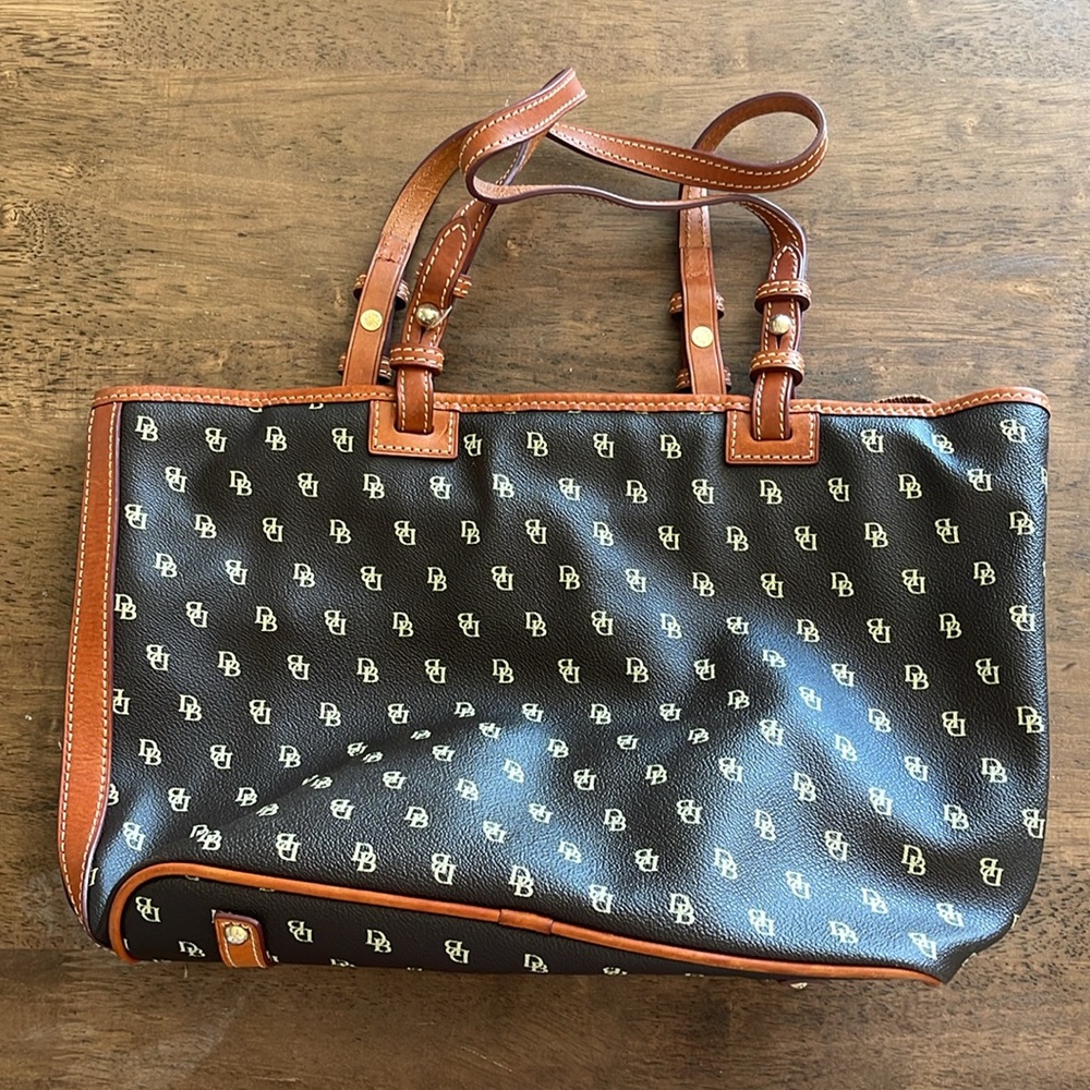 Dooney & Bourke. Medium shoulder bag - Picture 2 of 6